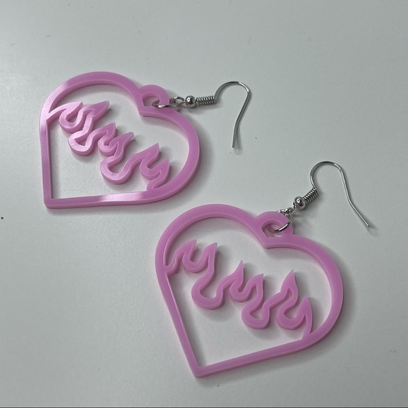 pink burning love earrings - Picture 3 of 4